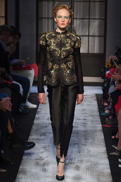 Look 1